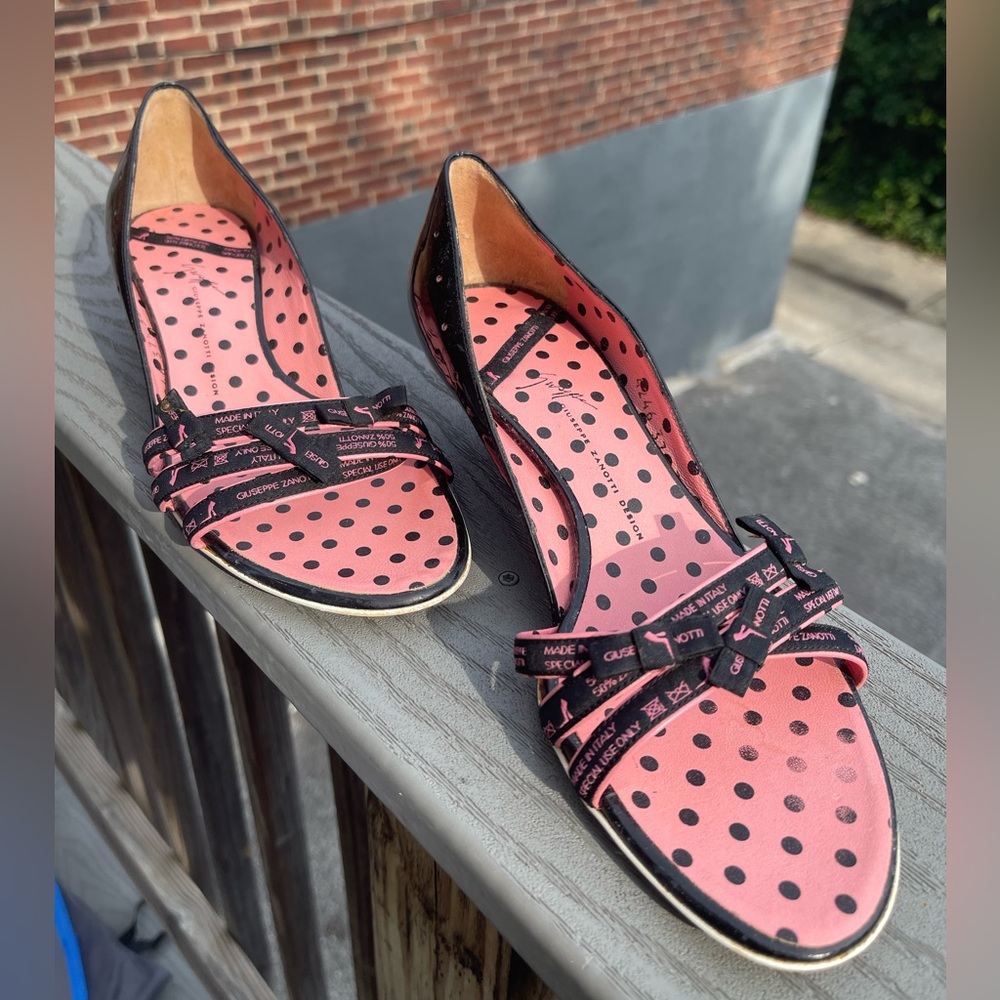 Rare Giuseppe Zanotti Black and Pink Kitten Heel (US 7) - Picture 3 of 9